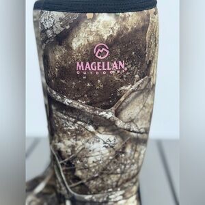 NWT Magellan Outdoors Women's Brown Camo Rain Boots
Hunting